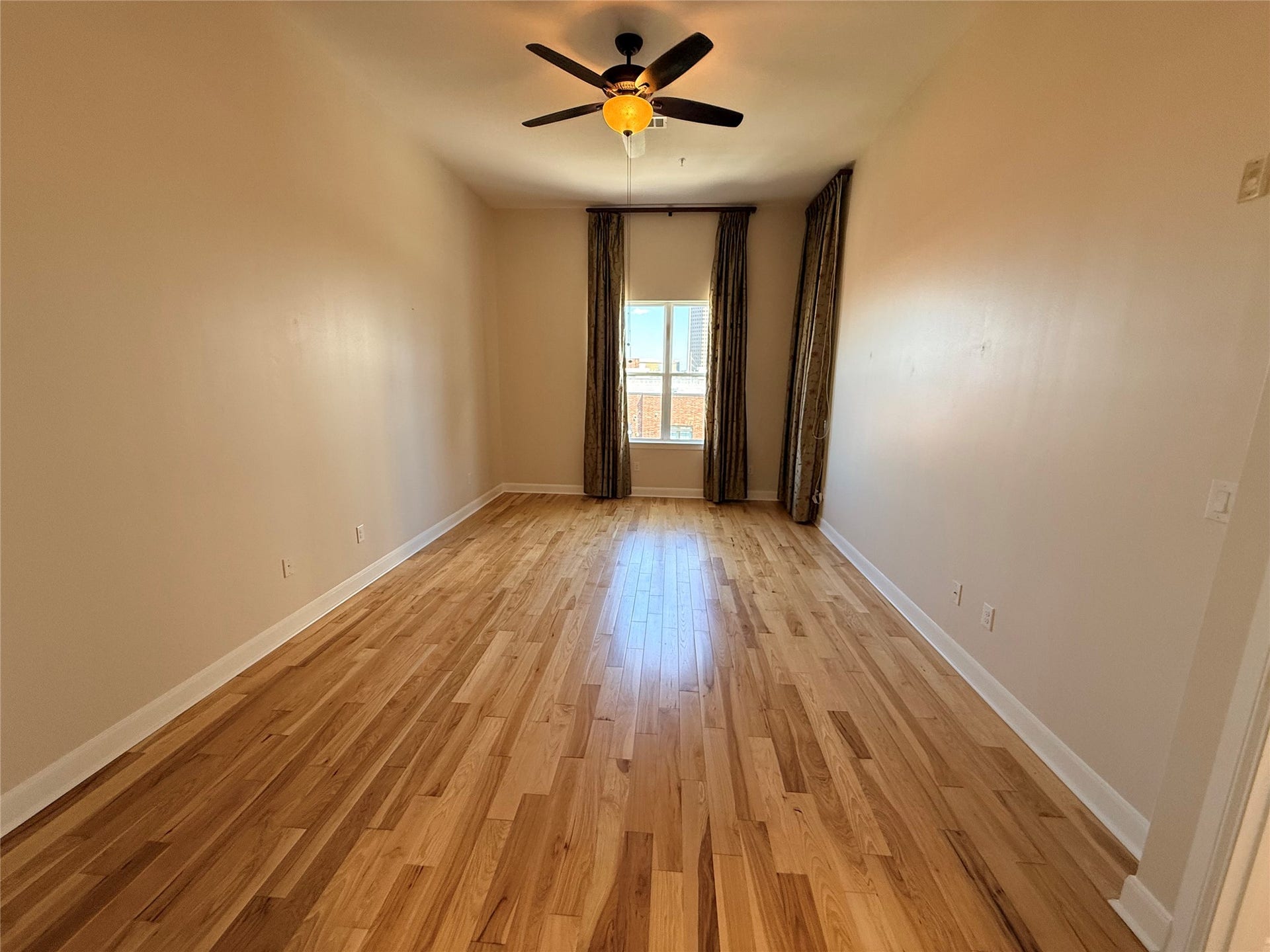 300 St Joseph Parkway, #412, Houston, TX 77002 Main Bedroom!