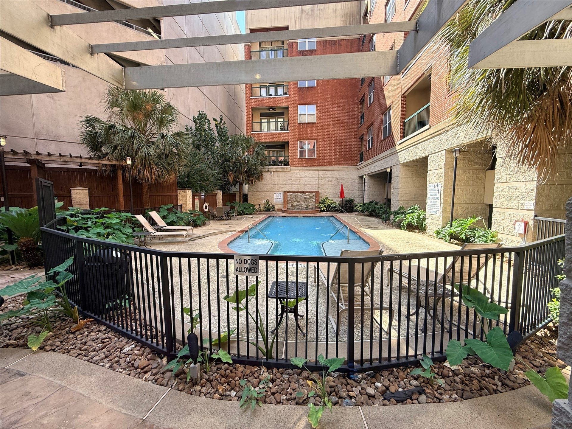 300 St Joseph Parkway, #412, Houston, TX 77002 Residents Pool!