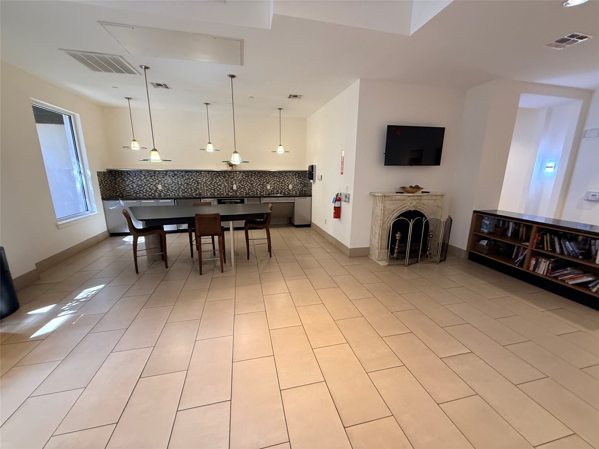 300 St Joseph Parkway, #412, Houston, TX 77002 Residents Lounge