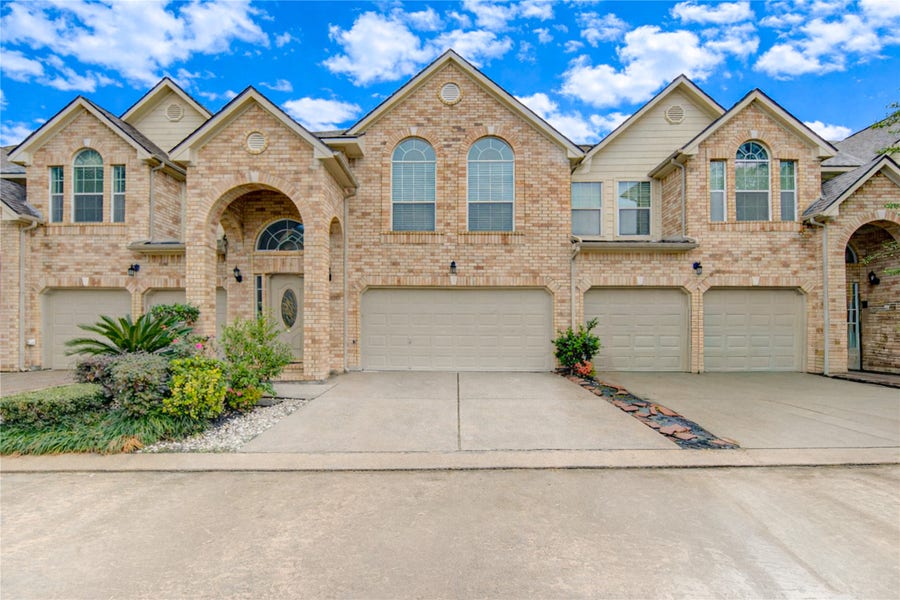 Property photo for 7611 S Linpar Court, Houston, TX