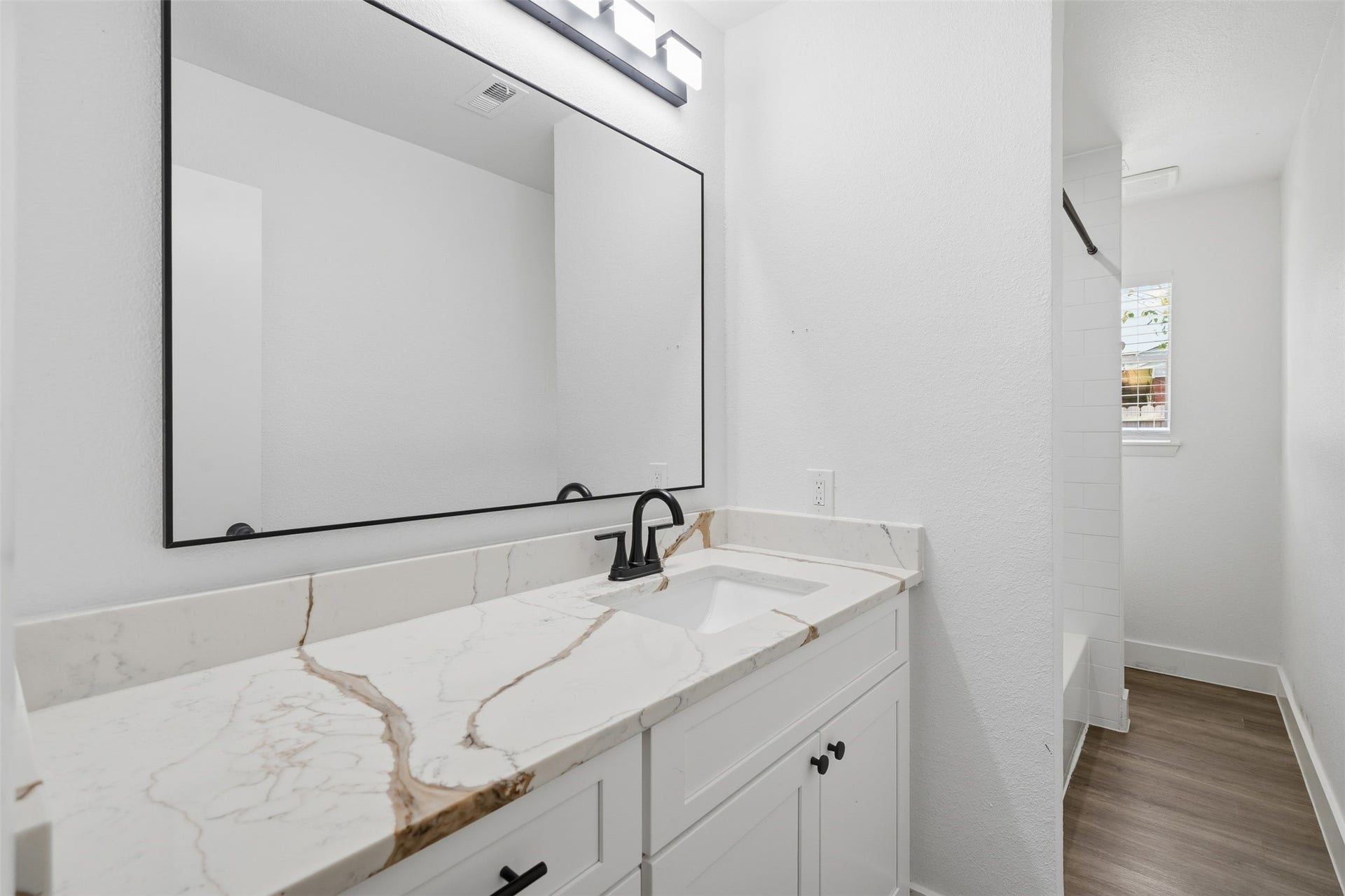 4510 Bungalow Lane, Houston, TX 77047 4510 Bungalow Lane, Houston, TX 77047