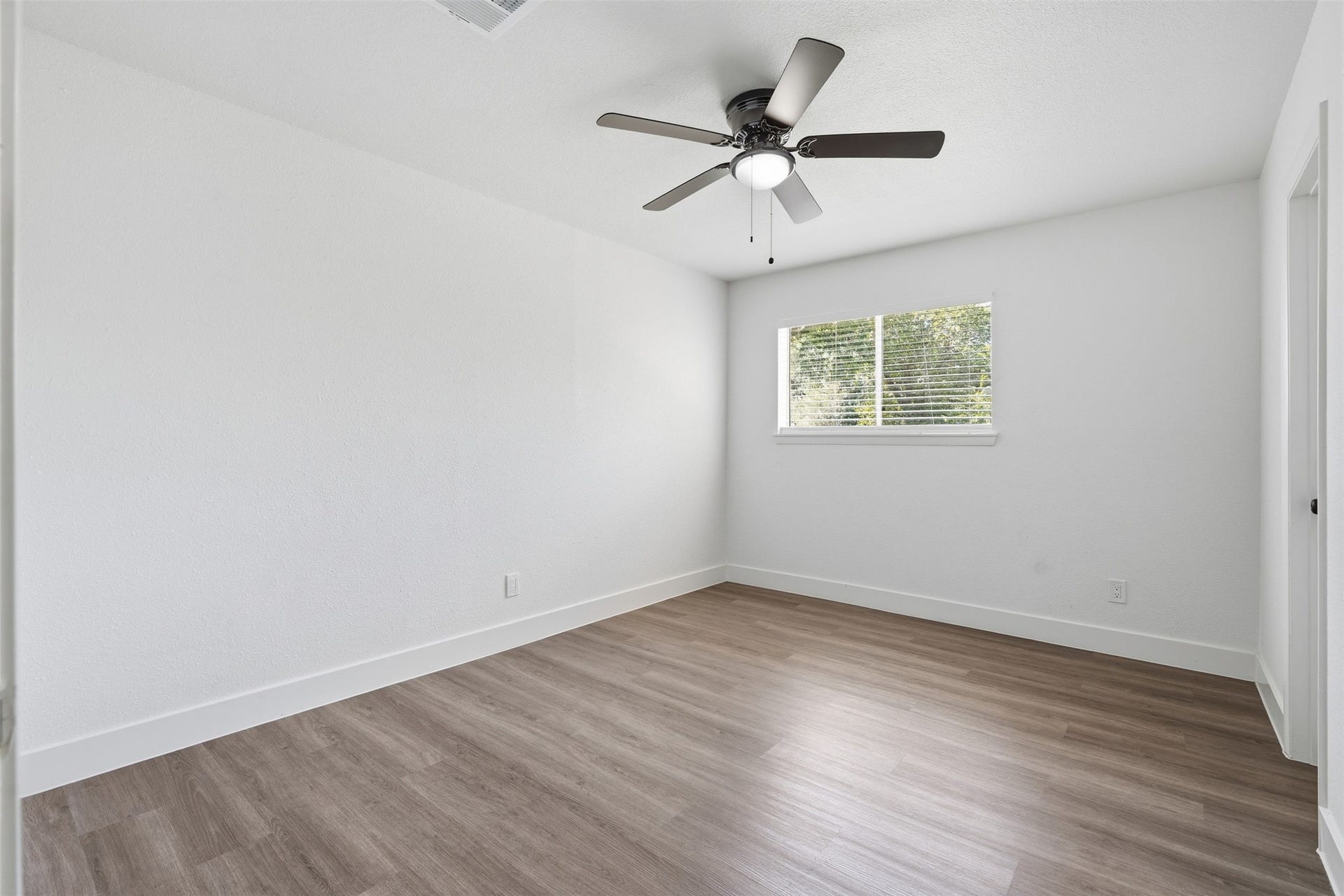 4510 Bungalow Lane, Houston, TX 77047 4510 Bungalow Lane, Houston, TX 77047