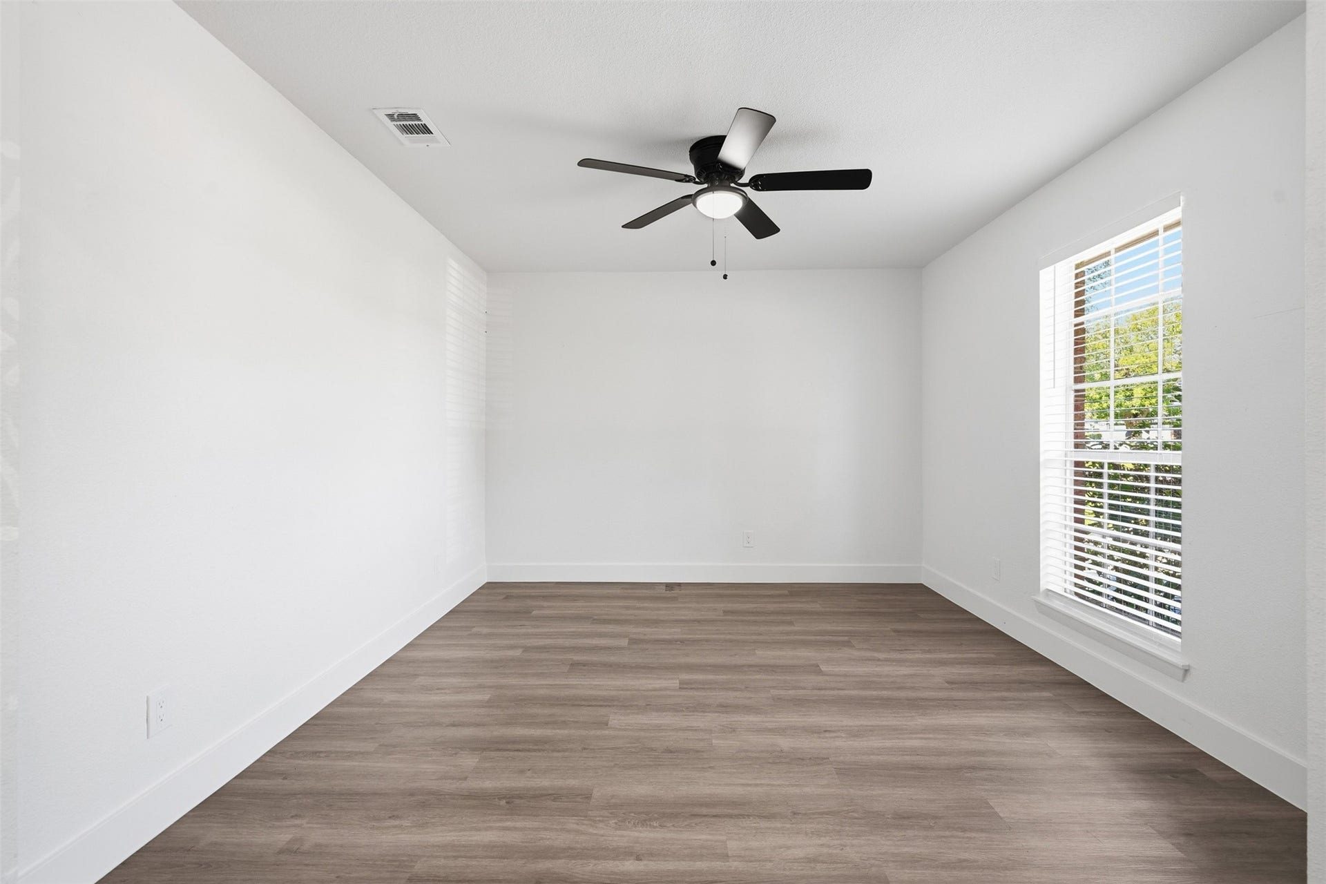 4510 Bungalow Lane, Houston, TX 77047 4510 Bungalow Lane, Houston, TX 77047