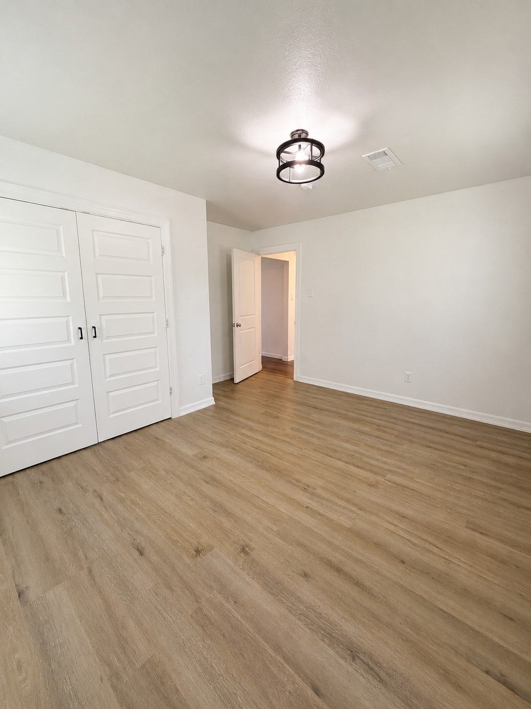 3004 Woodland Drive, Dickinson, TX 77539 1st Floor bedroom