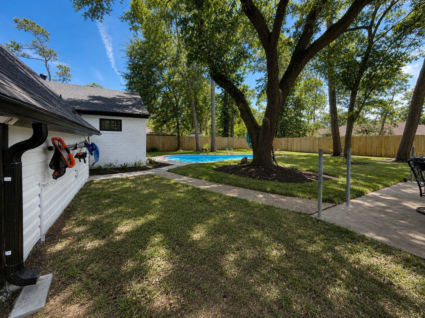 3004 Woodland Drive, Dickinson, TX 77539 Back yard