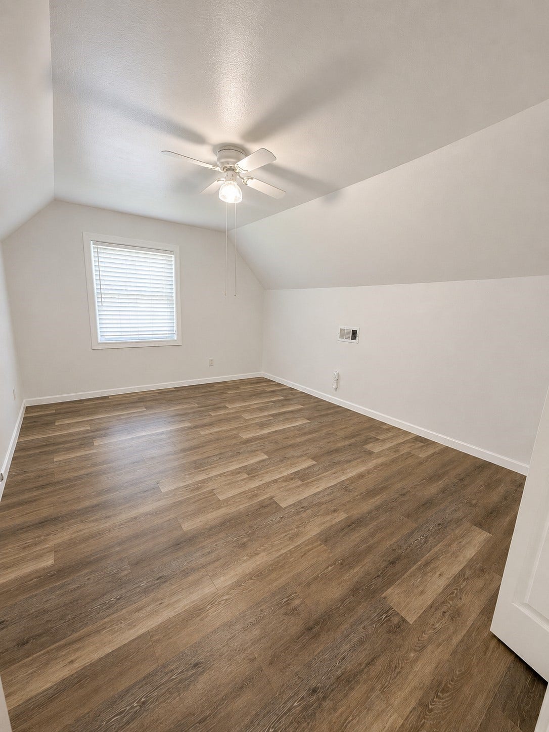 3004 Woodland Drive, Dickinson, TX 77539 3rd Bedroom