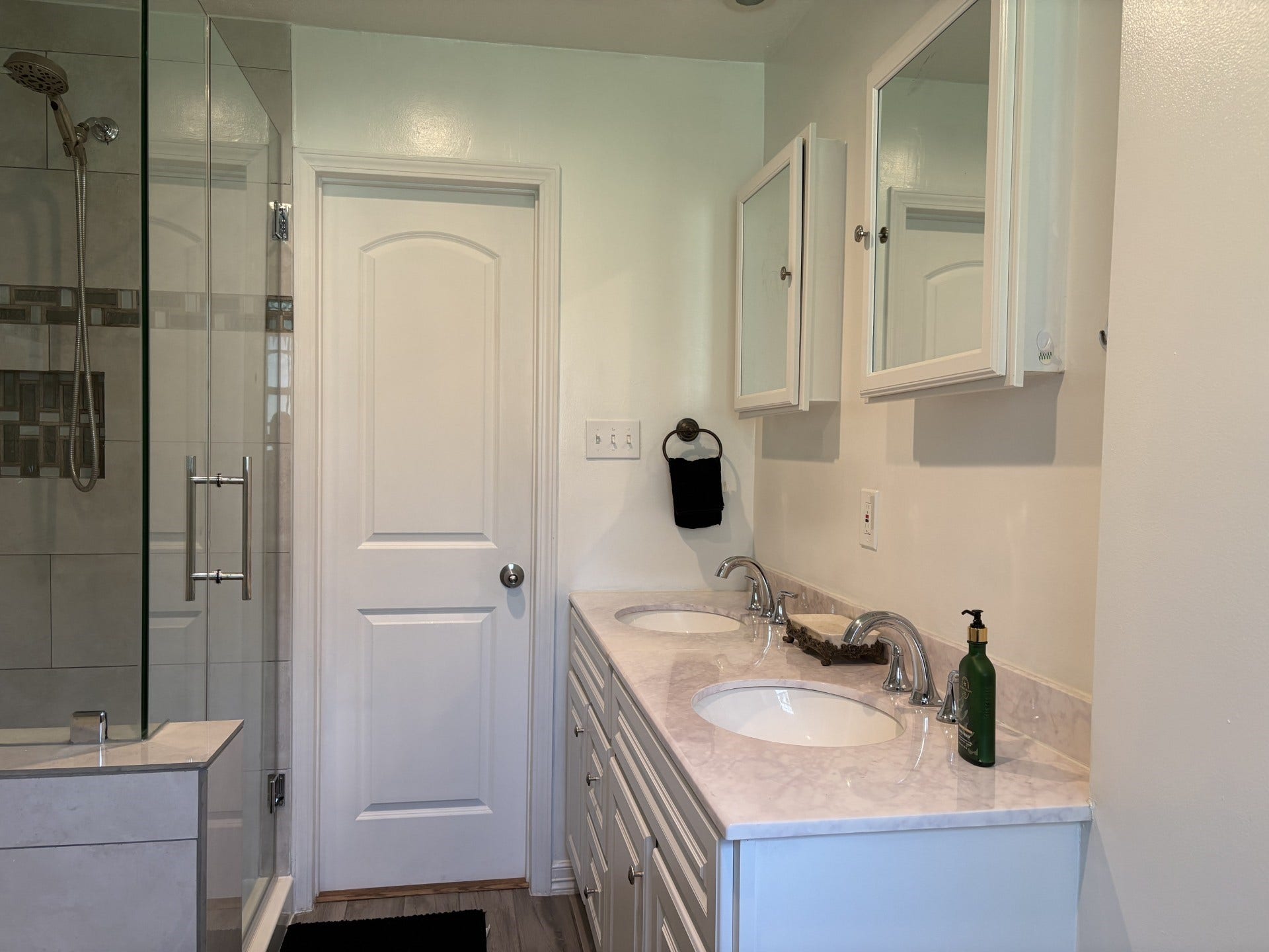 3004 Woodland Drive, Dickinson, TX 77539 1st floor bathroom