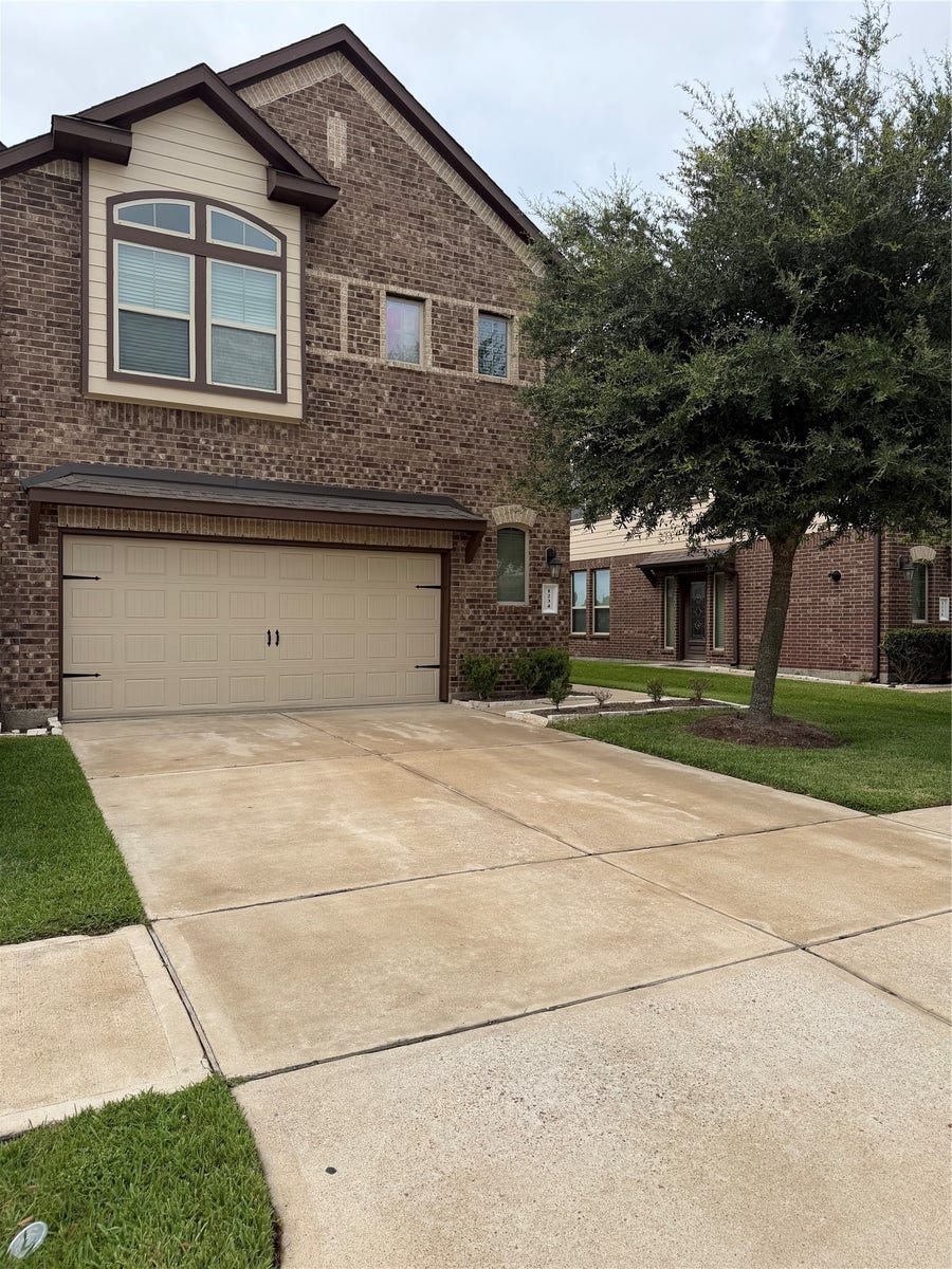 Property photo for 1234 Willow Plains Ln, Rosenberg, TX