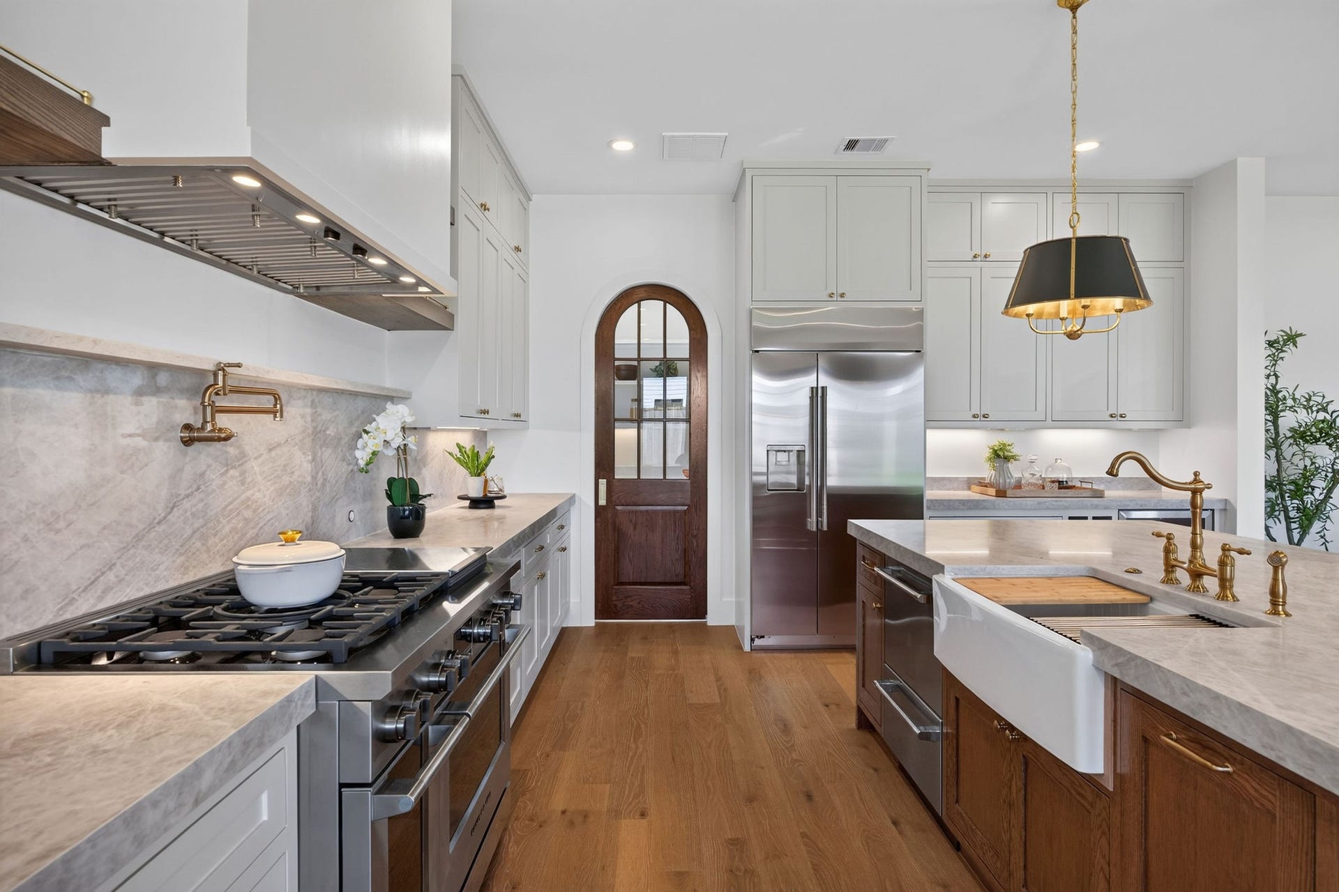 1726 Saxon Drive, Houston, TX 77018 Timeless craftsmanship, rich wood accents, and thoughtfully selected finishes.