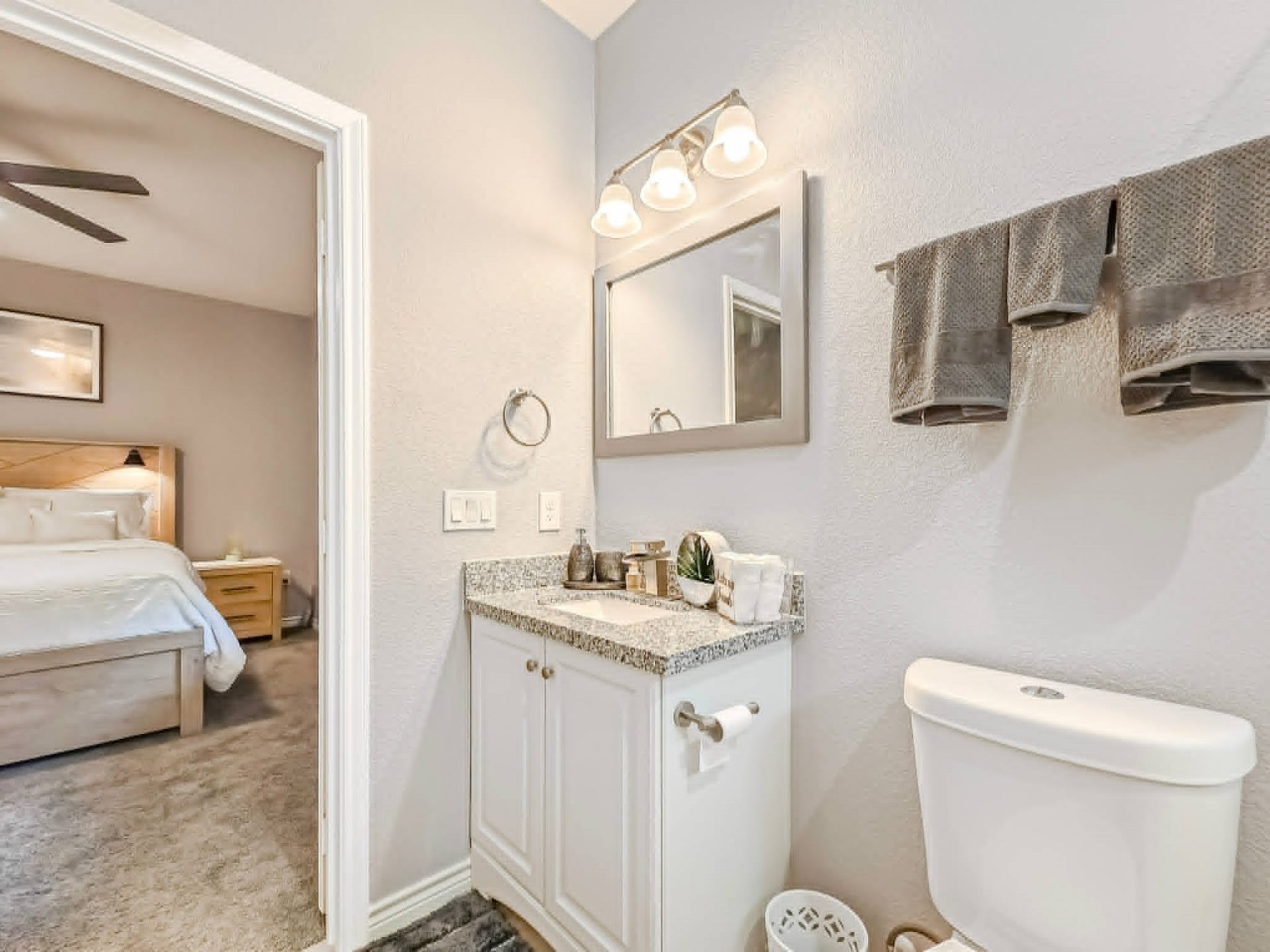 861 Palmdate, Montgomery, TX 77316 861 Palmdate, Montgomery, TX 77316