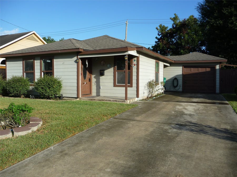 Property photo for 2402 Raymond Street, Pasadena, TX