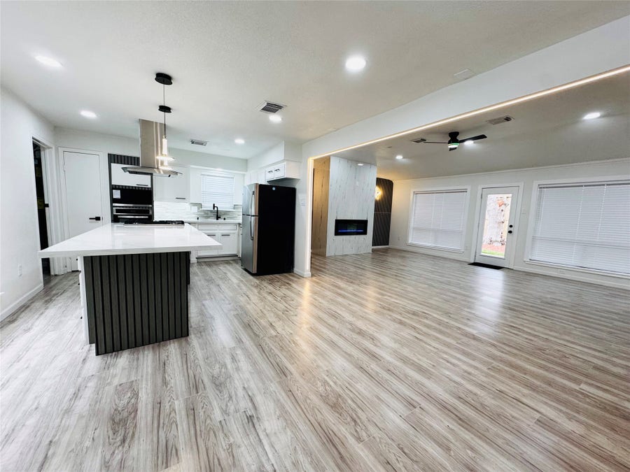 Property photo for 2326 Briarview Drive, Houston, TX