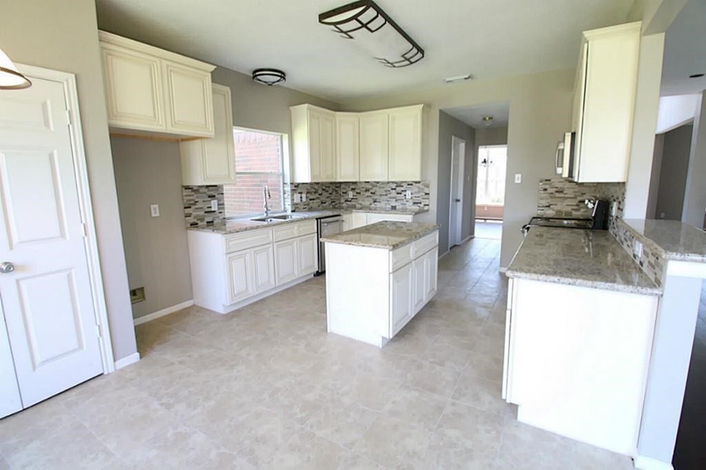 15618 Claremont Court, Sugar Land, TX 77498 15618 Claremont Court, Sugar Land, TX 77498