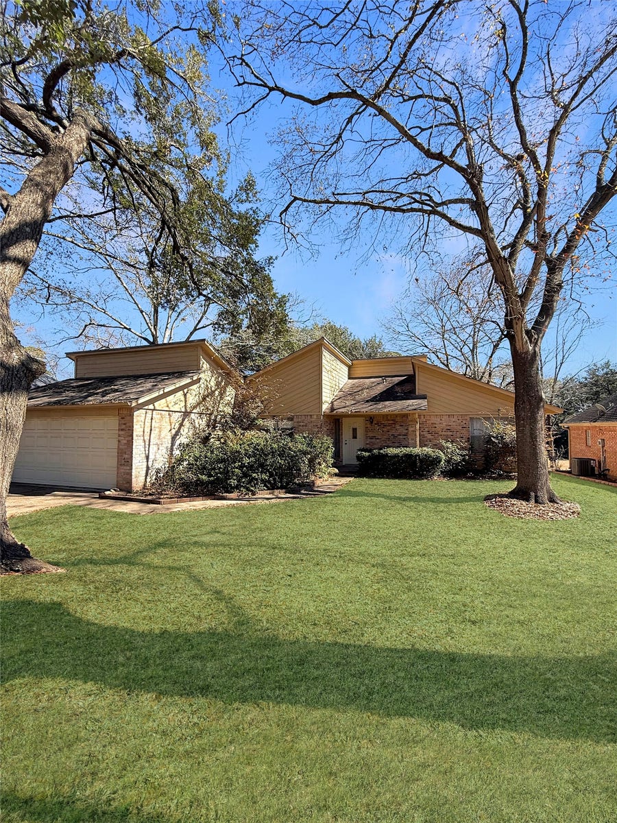 Property photo for 58 April Wind Drive S, Conroe, TX