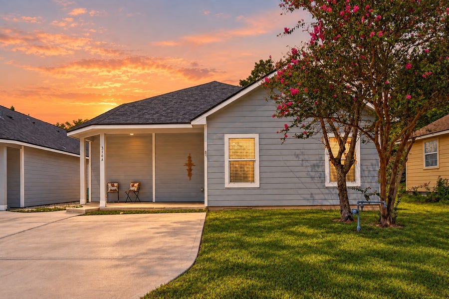 Property photo for 310 W Watson Street, #A, Willis, TX
