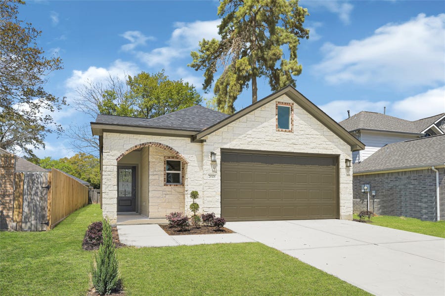 Property photo for 26506 Cypresswood Drive, Spring, TX