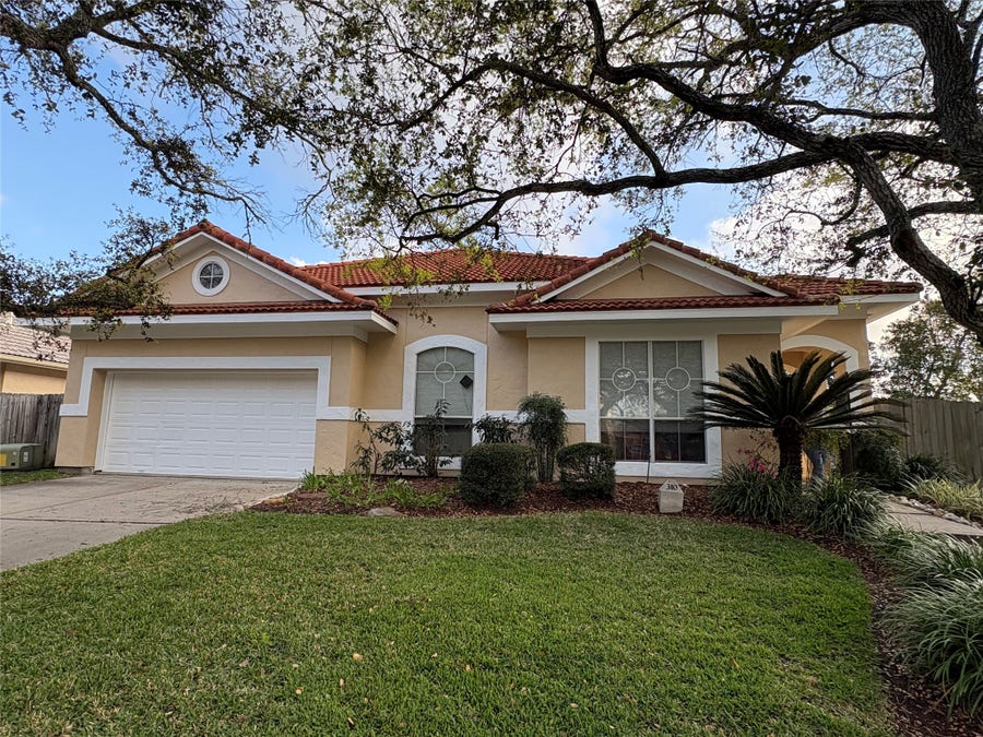 Property photo for 310 Waterford Way, Kemah, TX