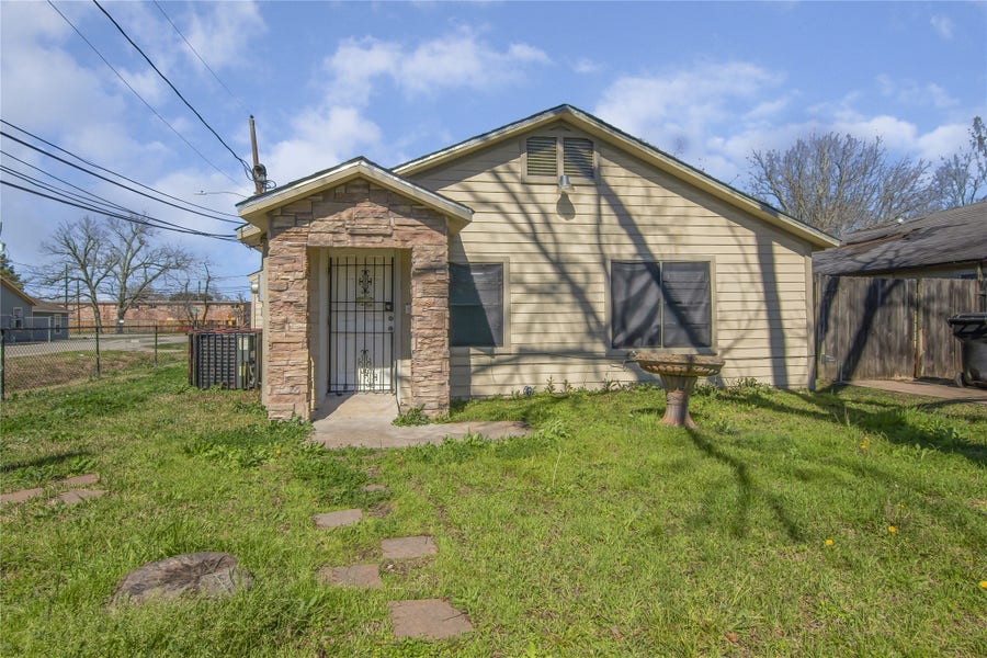 Property photo for 4401 Elmwood Street, Houston, TX