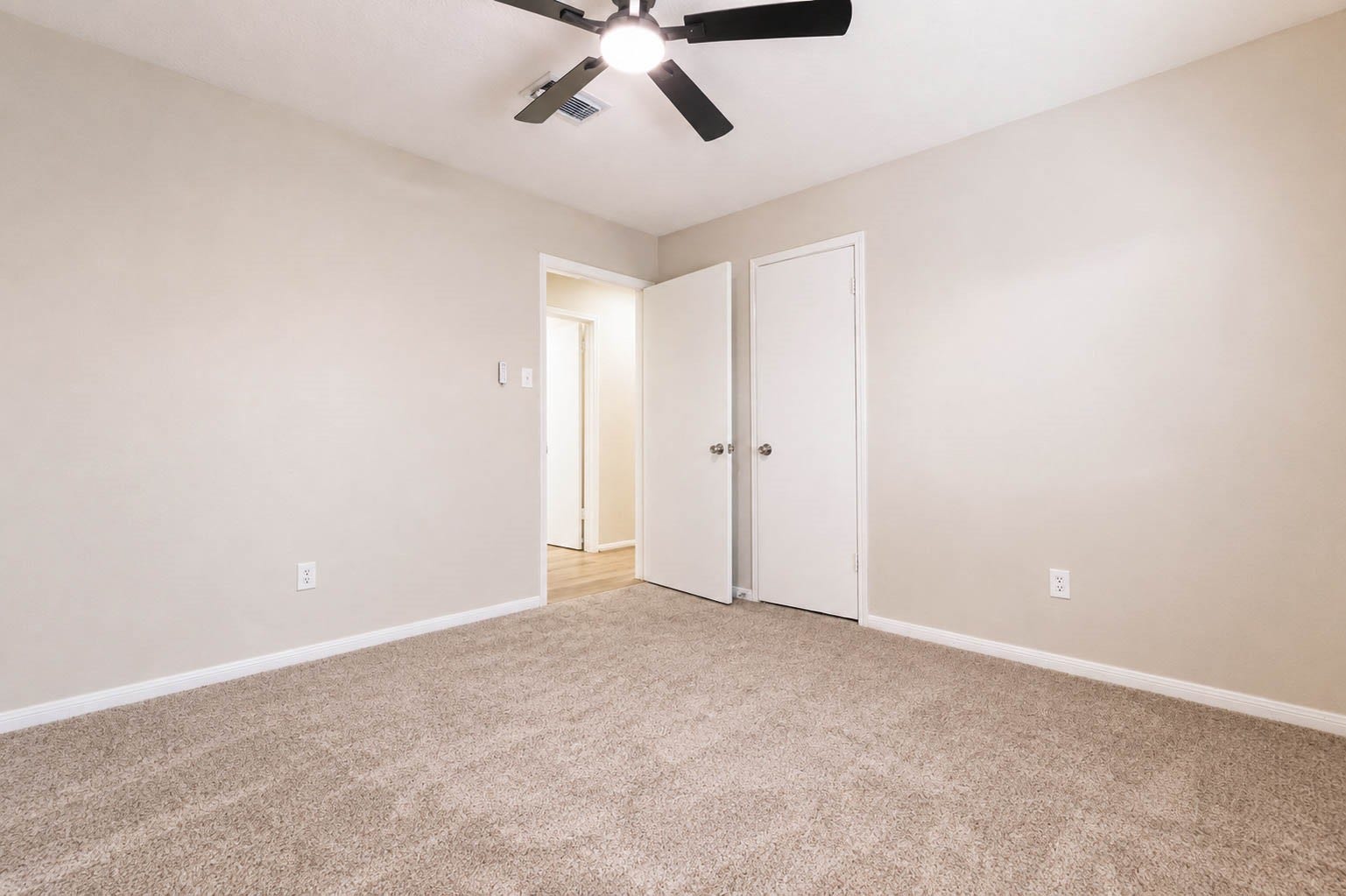 15819 Contender Lane, Friendswood, TX 77546 15819 Contender Lane, Friendswood, TX 77546