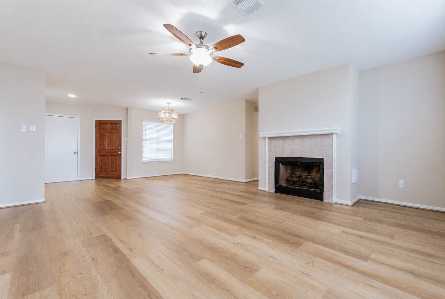 15819 Contender Lane, Friendswood, TX 77546 15819 Contender Lane, Friendswood, TX 77546