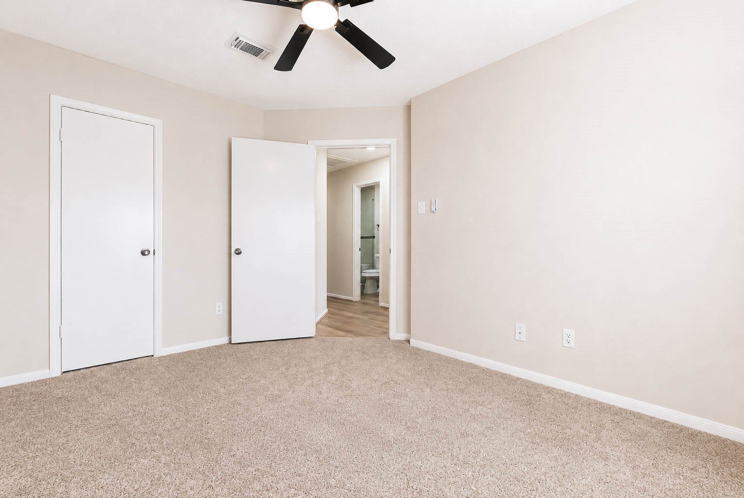 15819 Contender Lane, Friendswood, TX 77546 15819 Contender Lane, Friendswood, TX 77546