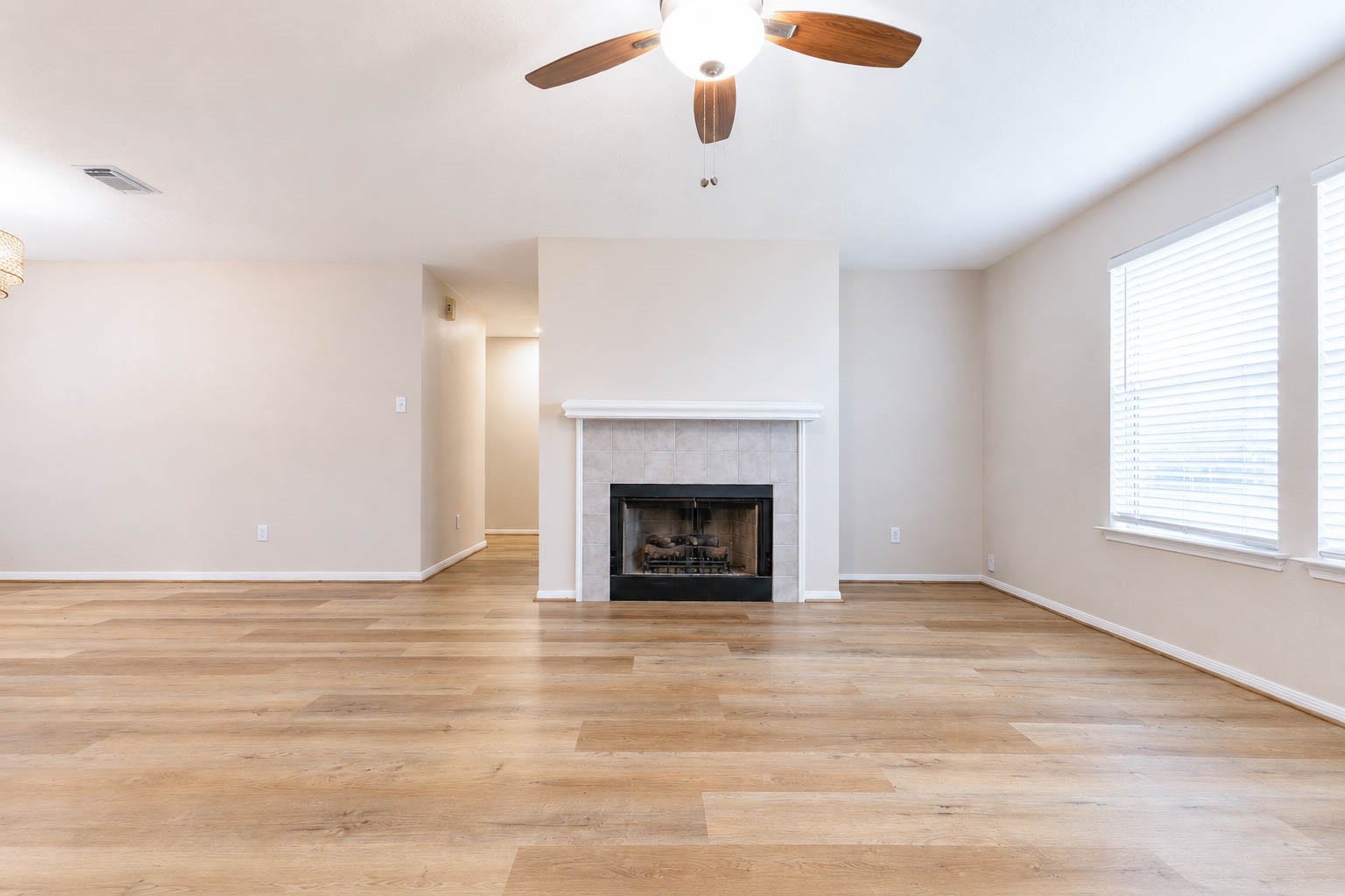 15819 Contender Lane, Friendswood, TX 77546 15819 Contender Lane, Friendswood, TX 77546