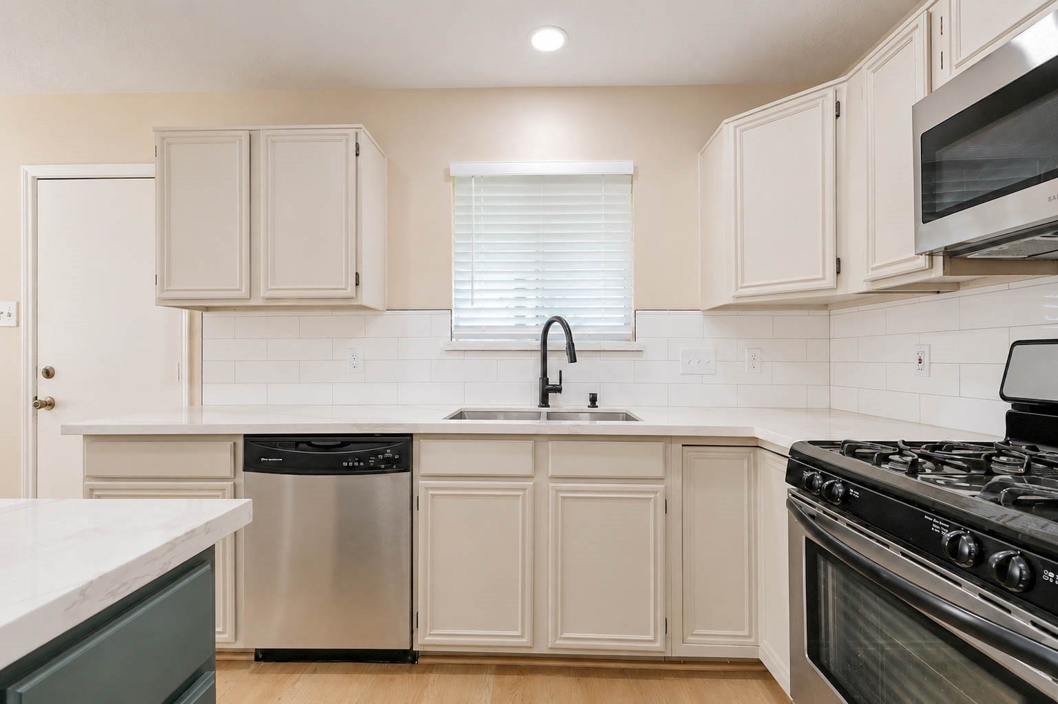 15819 Contender Lane, Friendswood, TX 77546 15819 Contender Lane, Friendswood, TX 77546