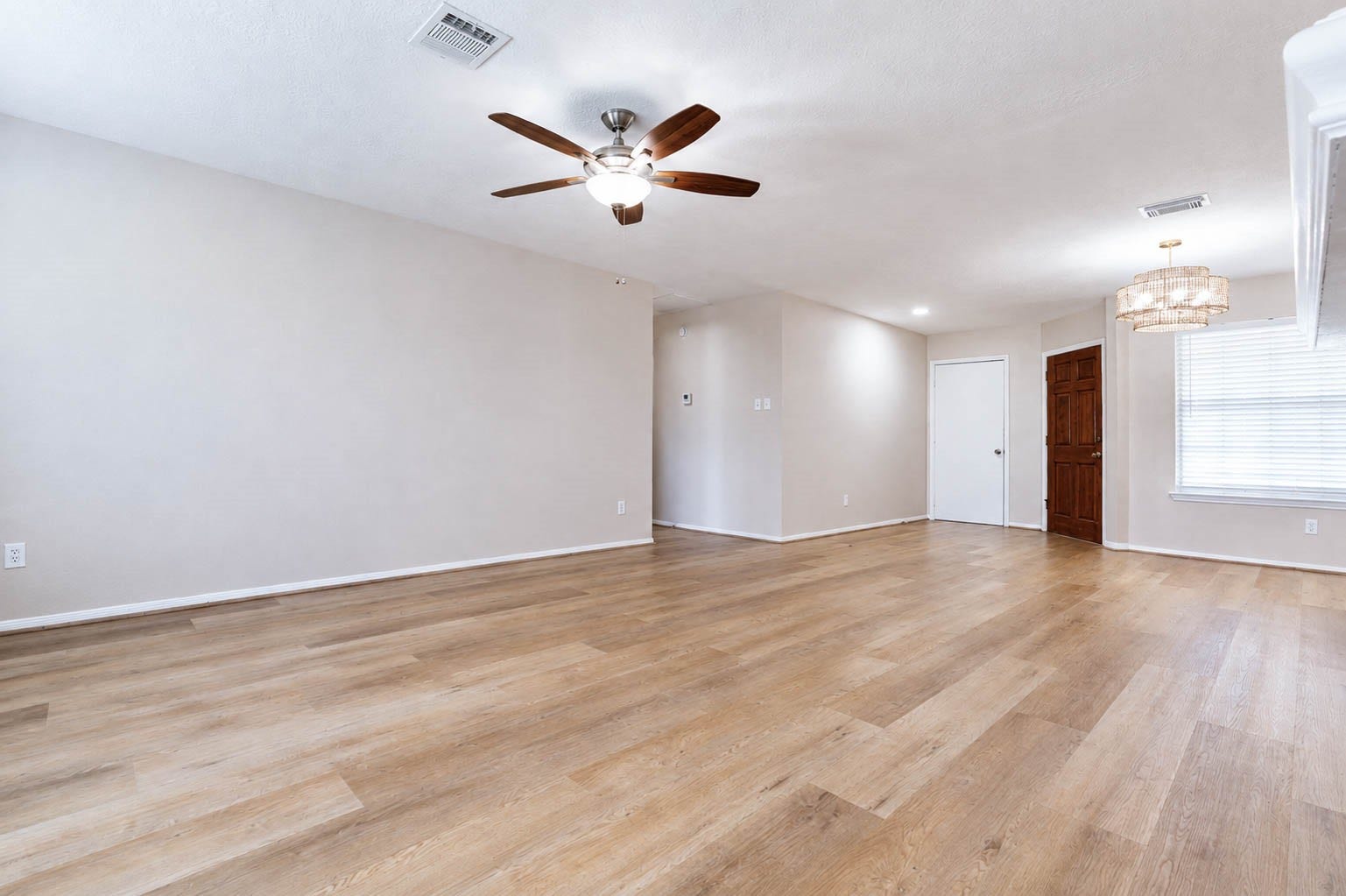 15819 Contender Lane, Friendswood, TX 77546 15819 Contender Lane, Friendswood, TX 77546
