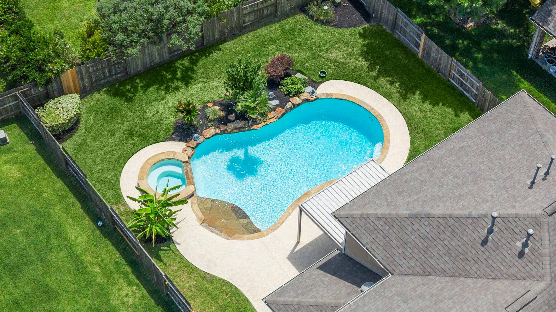 19519 Arbor Lodge Drive, Cypress, TX 77433 This is a great pool in this yard!