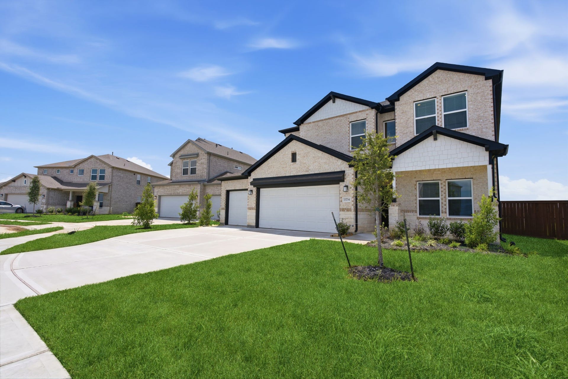 2403 Outpost Canyon Drive, Rosharon, TX 77583 Disclaimer: Image is for illustrative purposes only and may not represent the actual property, features, finishes, or amenities. Actual property details may vary.