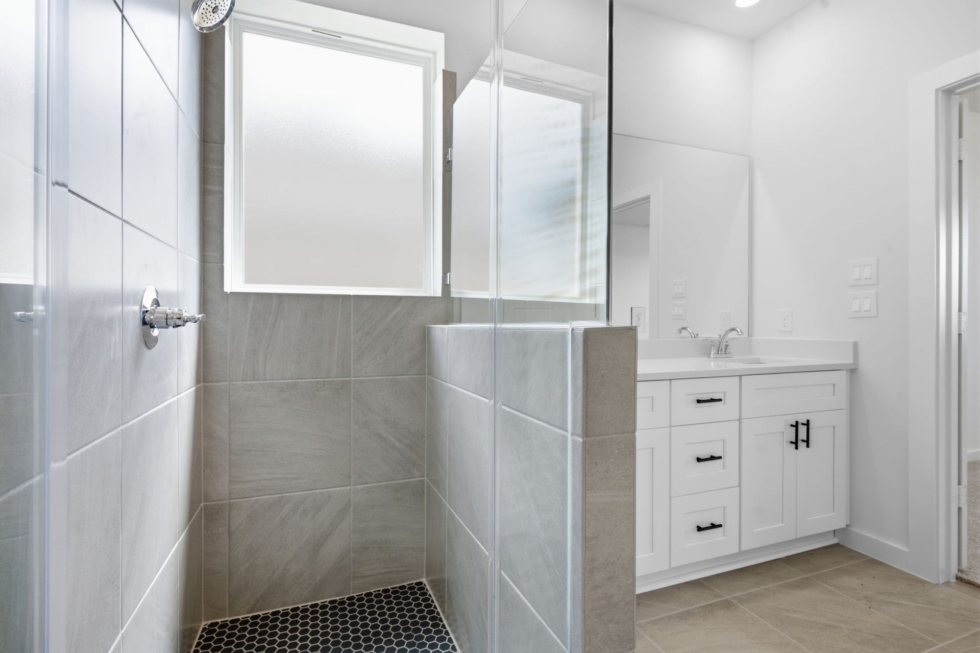 2403 Outpost Canyon Drive, Rosharon, TX 77583 Disclaimer: Image is for illustrative purposes only and may not represent the actual property, features, finishes, or amenities. Actual property details may vary.