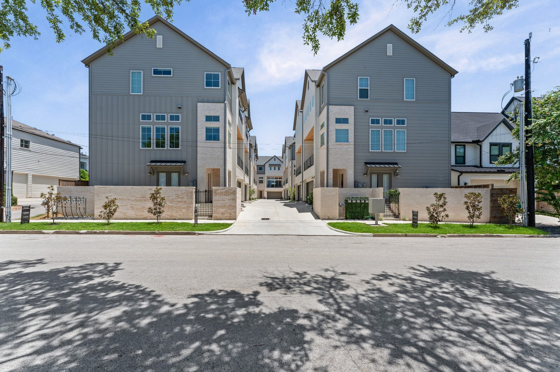 2926 Michaux Street, Houston, TX 77009 2926 Michaux Street, Houston, TX 77009