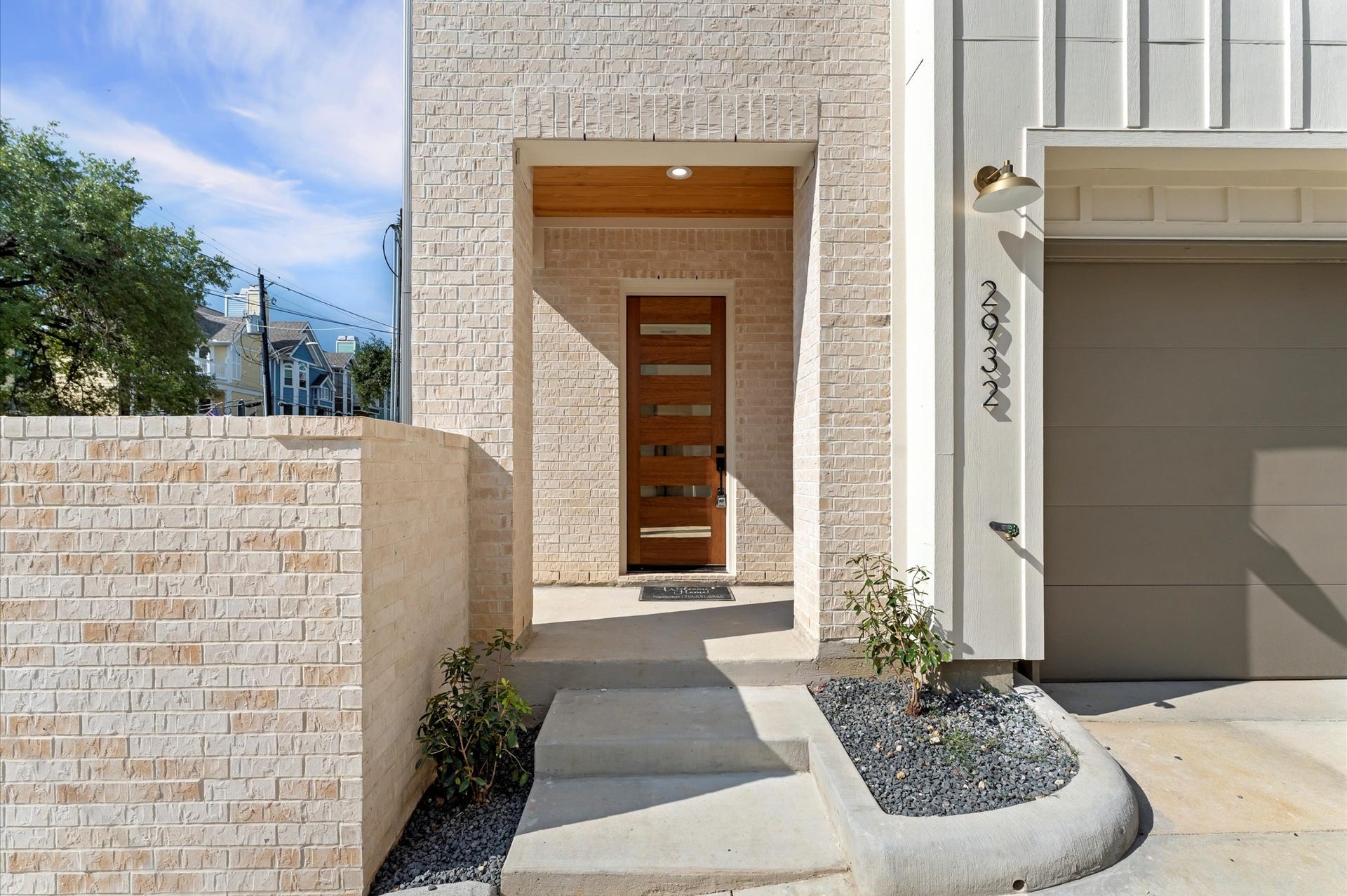 2926 Michaux Street, Houston, TX 77009 Welcome home!