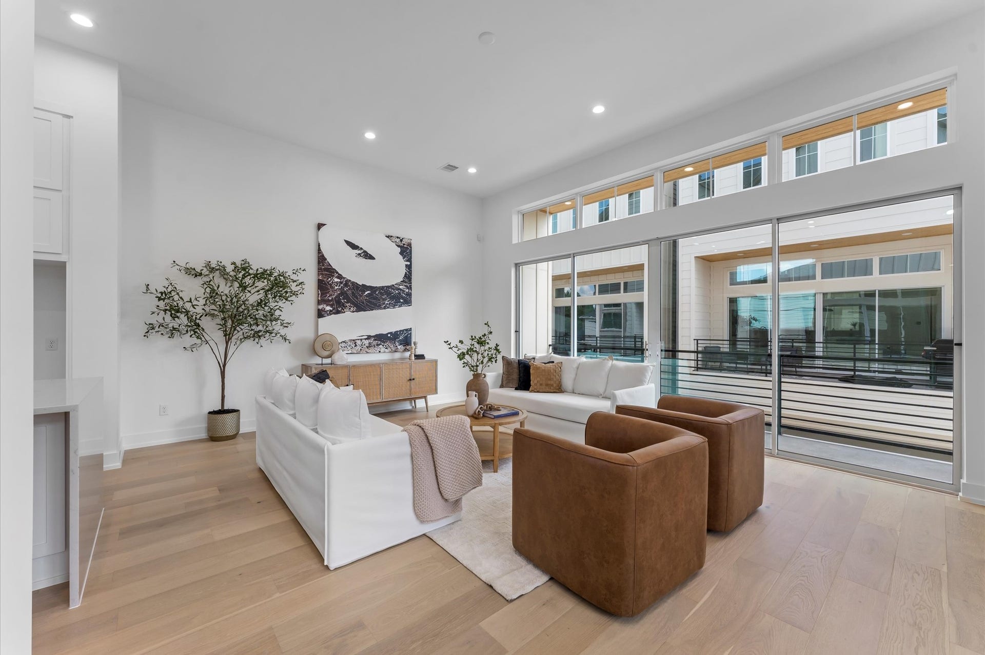 2926 Michaux Street, Houston, TX 77009 European white oak floors throughout this gorgeous home.