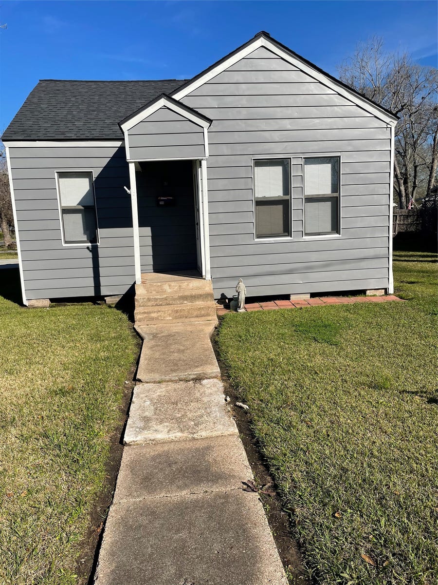 Property photo for 705 Cincinnati Street, Angleton, TX
