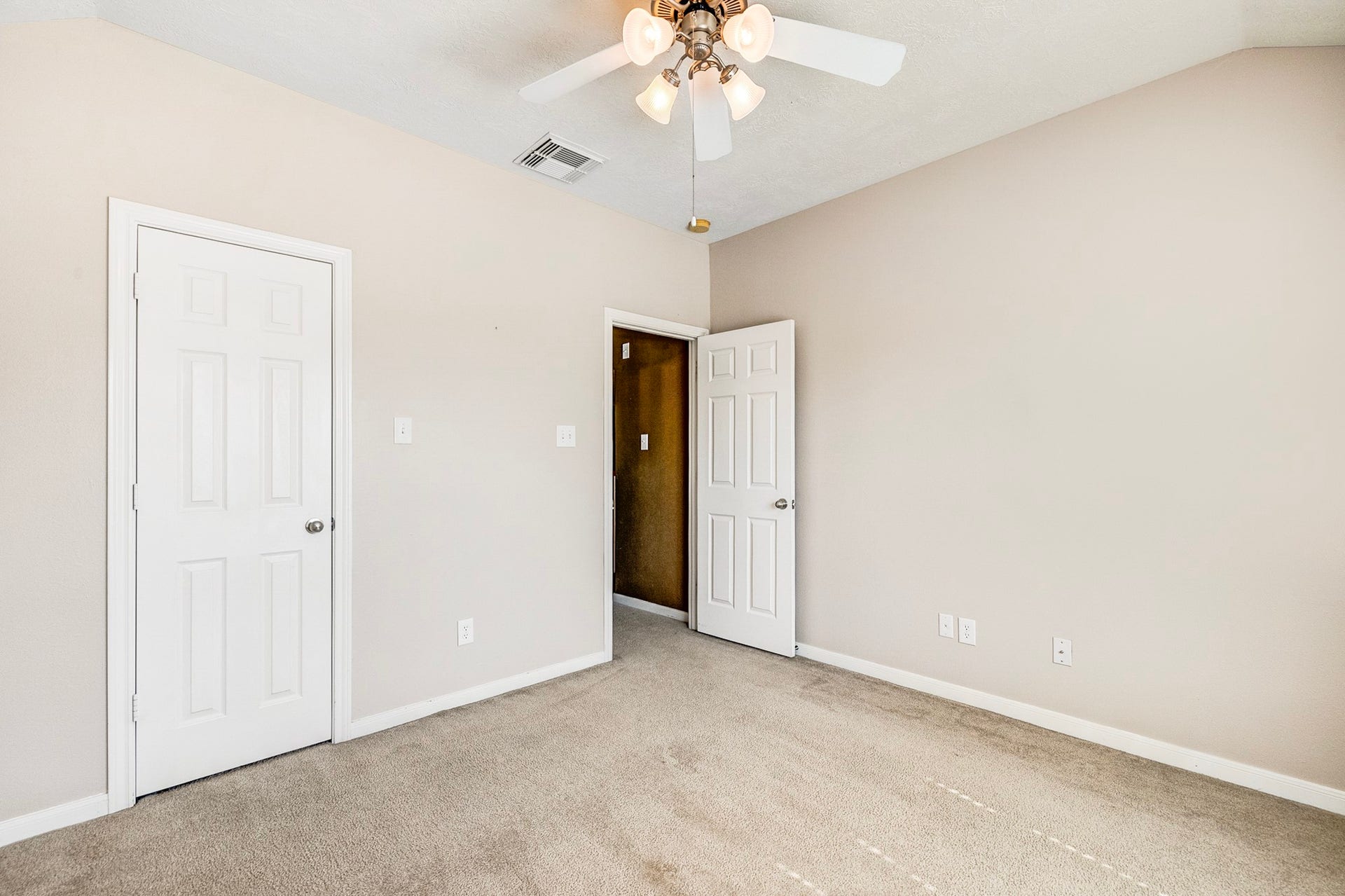 21819 Hannover Village Drive, Spring, TX 77388 21819 Hannover Village Drive, Spring, TX 77388