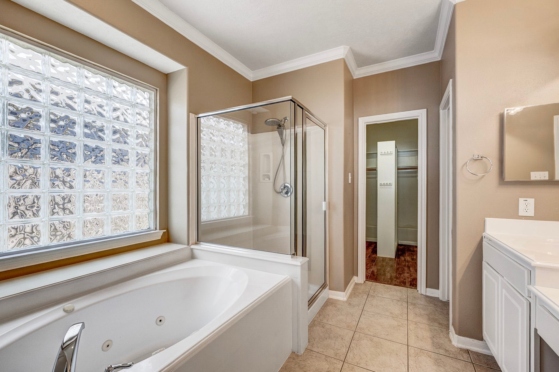 21819 Hannover Village Drive, Spring, TX 77388 21819 Hannover Village Drive, Spring, TX 77388