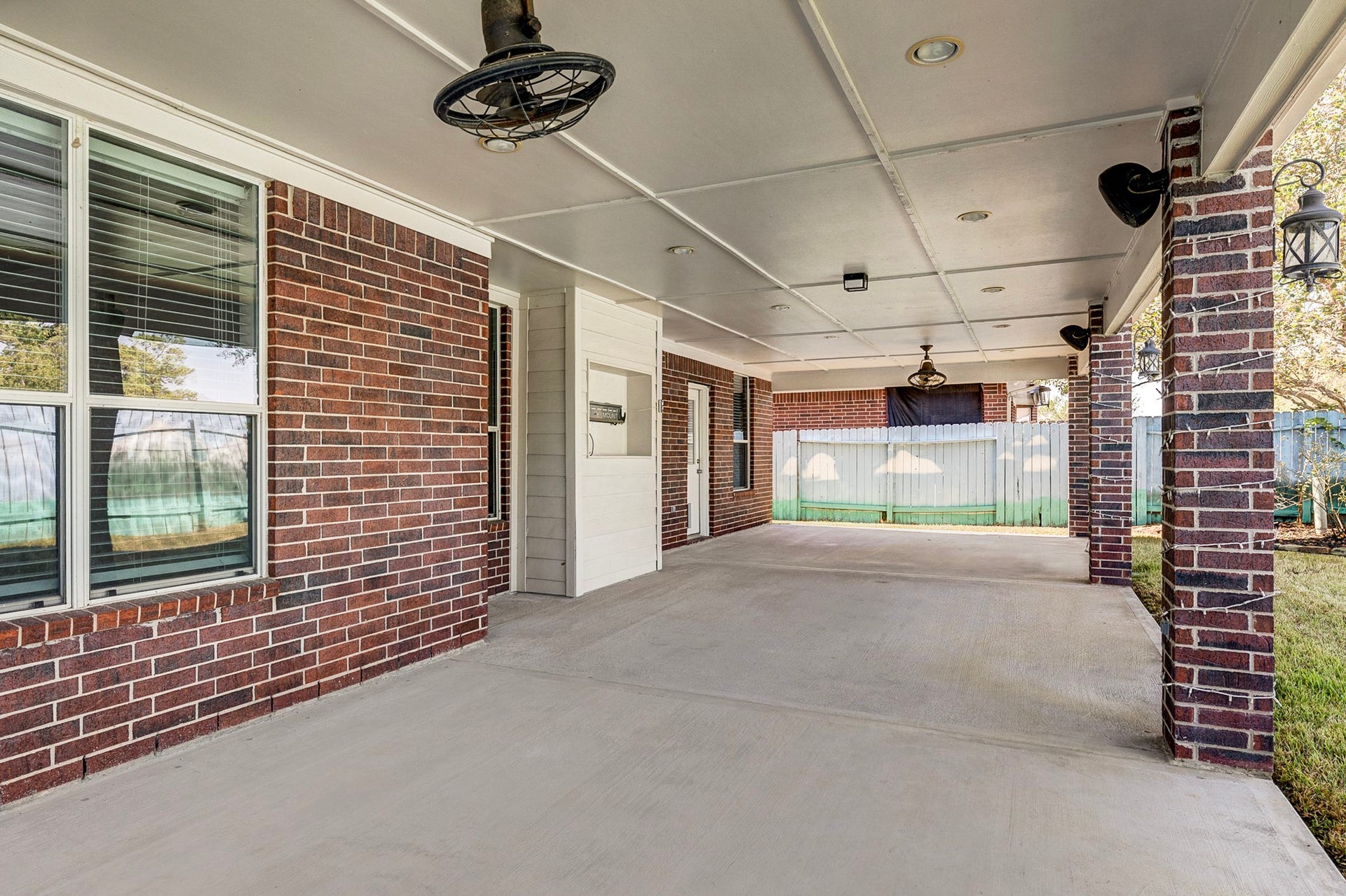 21819 Hannover Village Drive, Spring, TX 77388 21819 Hannover Village Drive, Spring, TX 77388