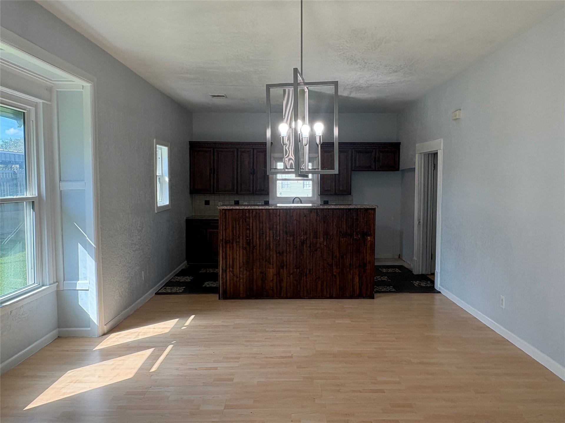 529 E Myrtle Street, Angleton, TX 77515 529 E Myrtle Street, Angleton, TX 77515