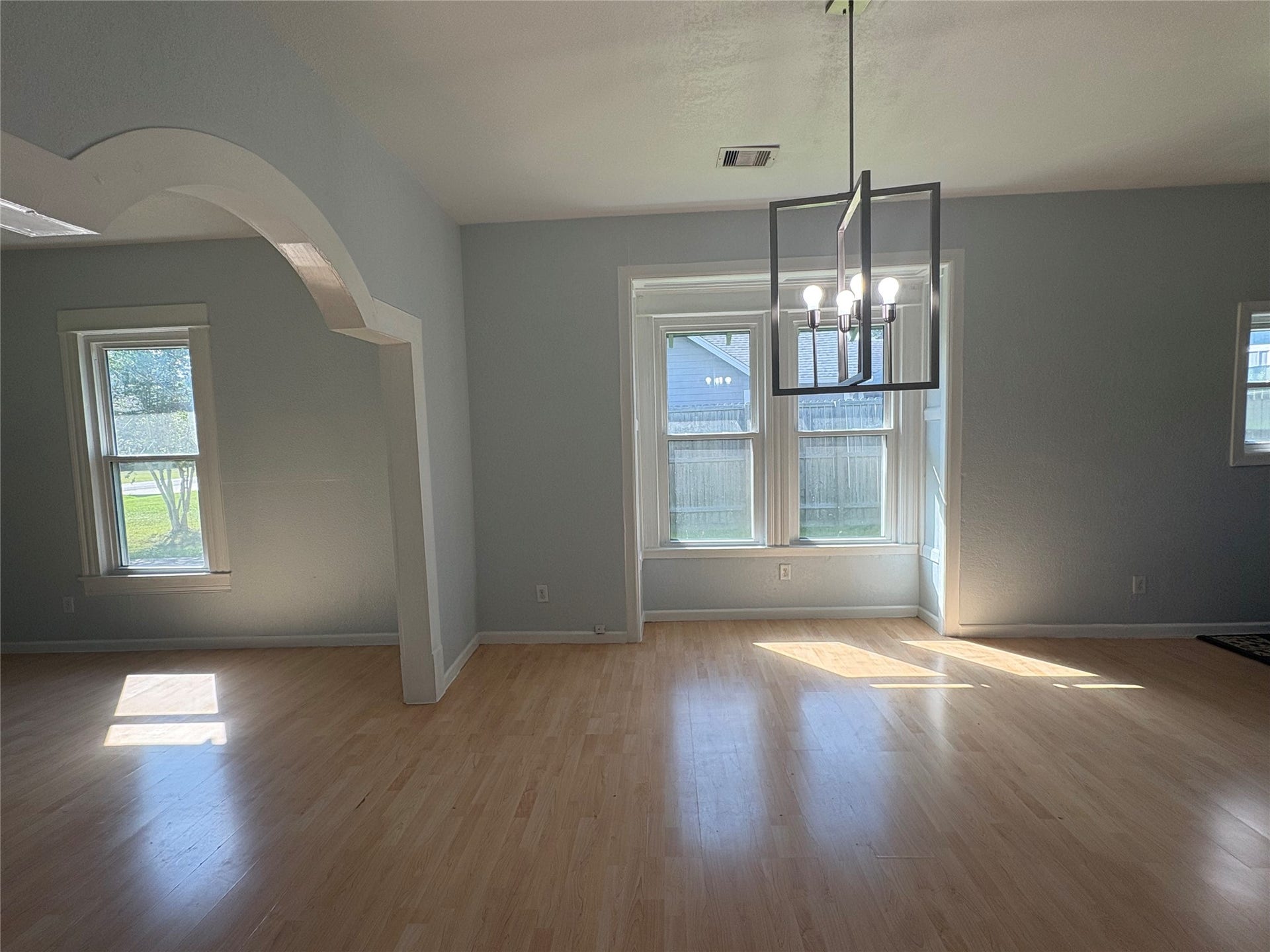 529 E Myrtle Street, Angleton, TX 77515 529 E Myrtle Street, Angleton, TX 77515