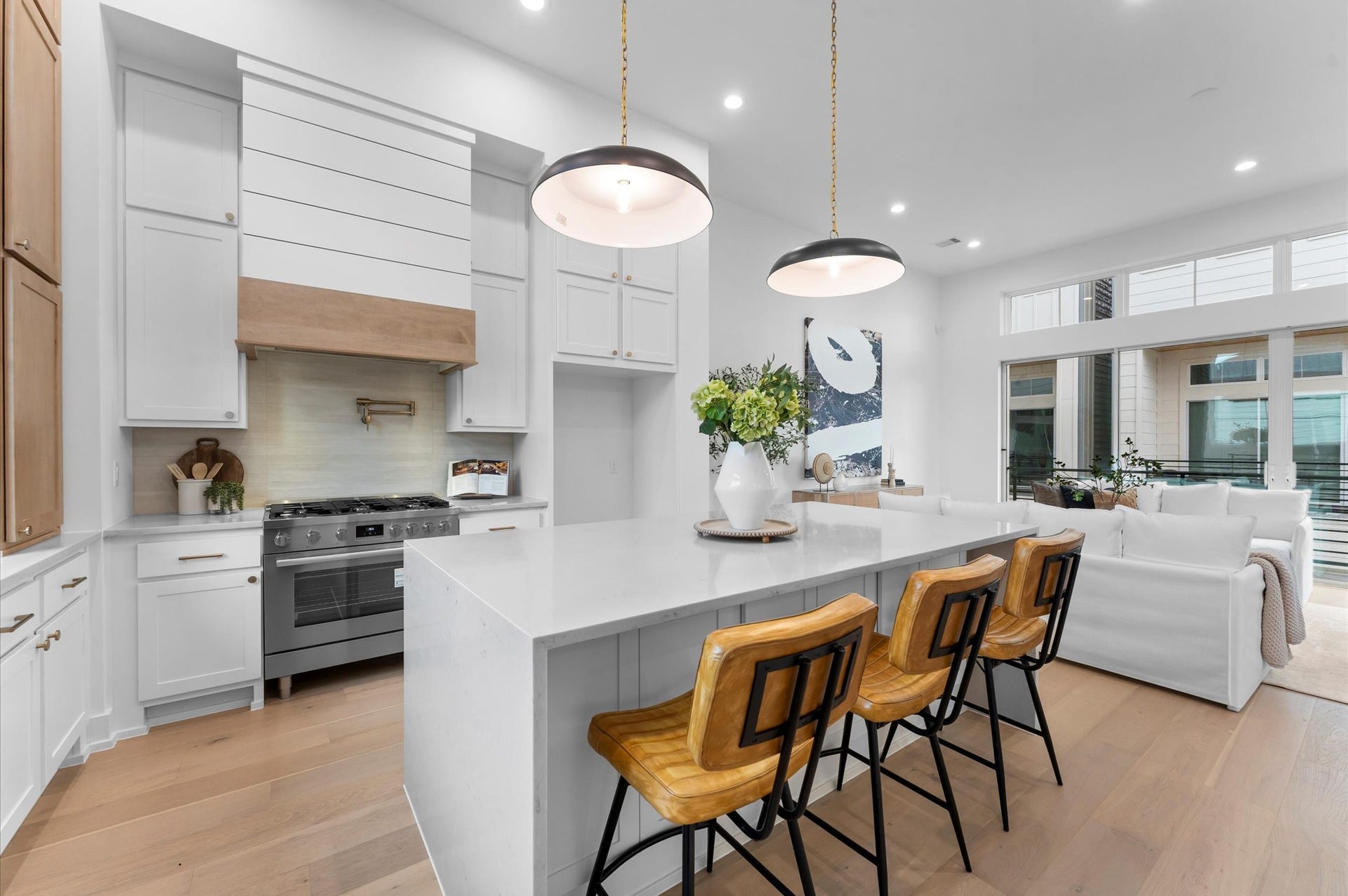 Gorgeous kitchen will feature Bosch appliances.