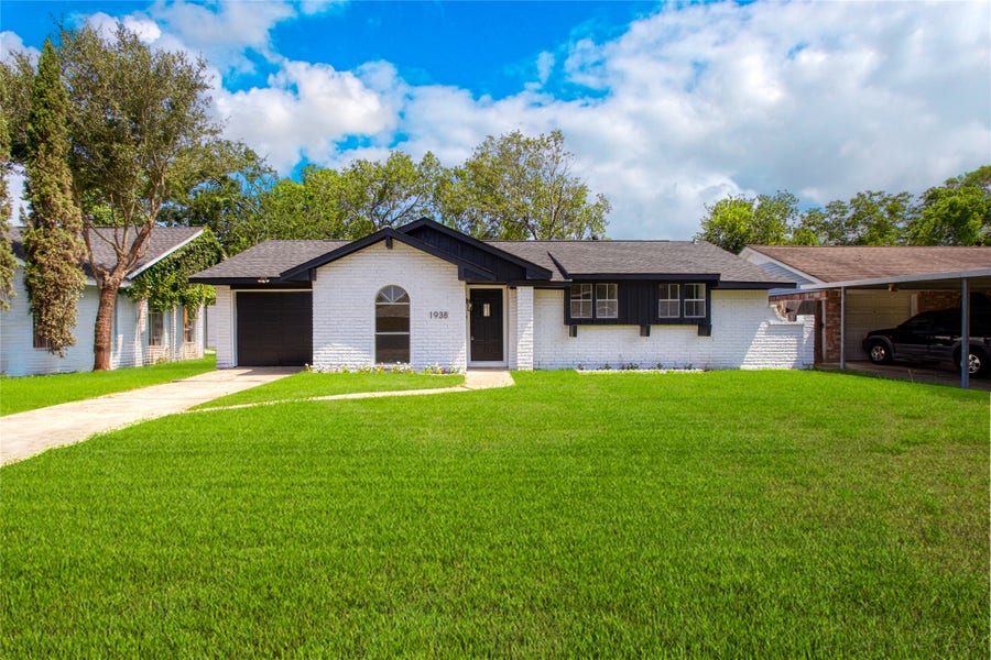 Property photo for 1938 Barnsley Lane, Houston, TX