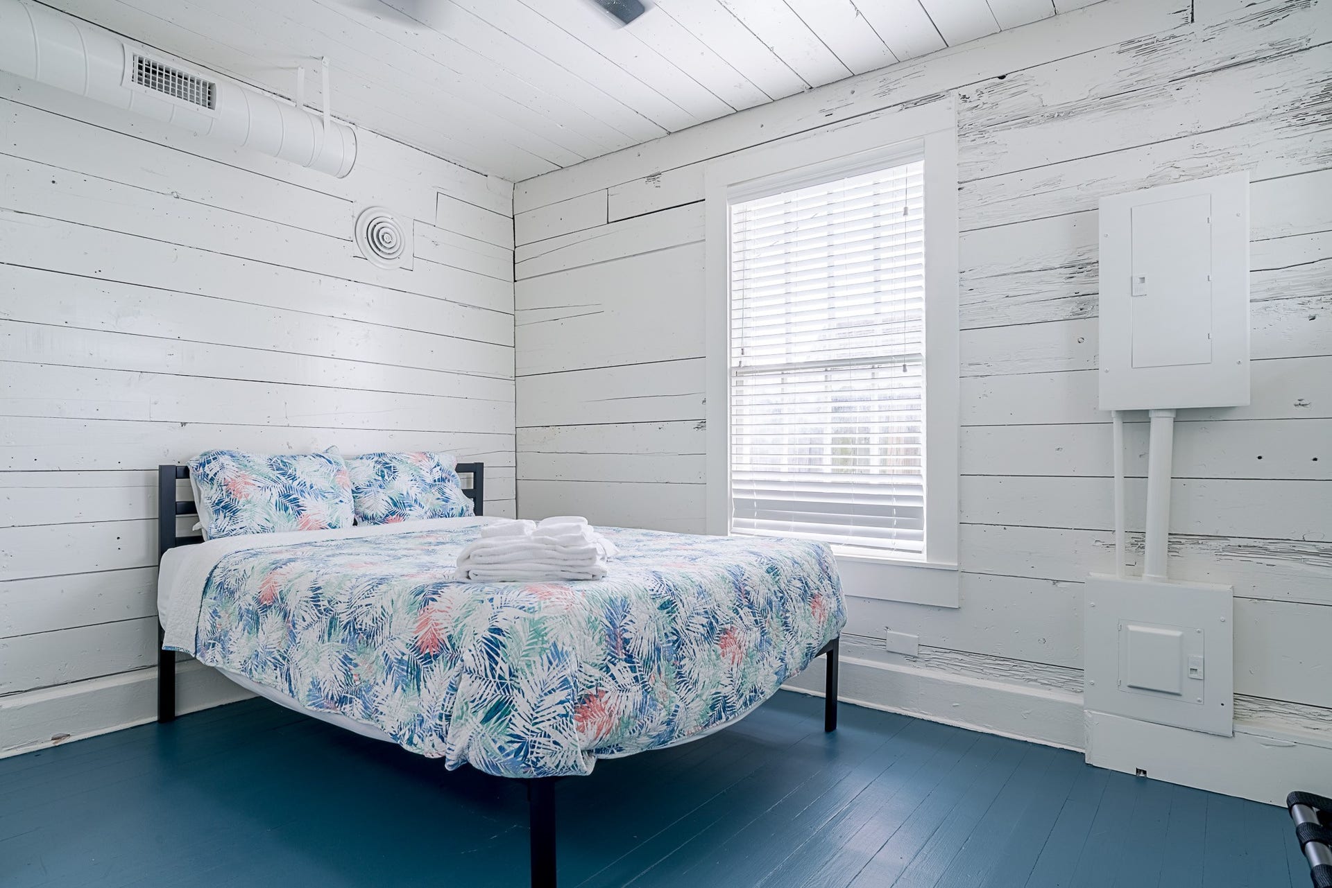 2511 Avenue L, Galveston, TX 77550 Bedroom two with king size bed