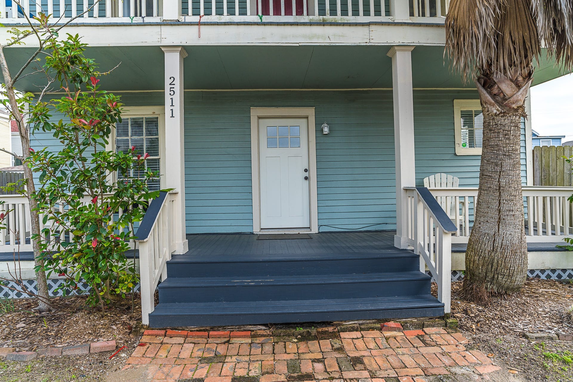 2511 Avenue L, Galveston, TX 77550 Entry door for the first floor rental
