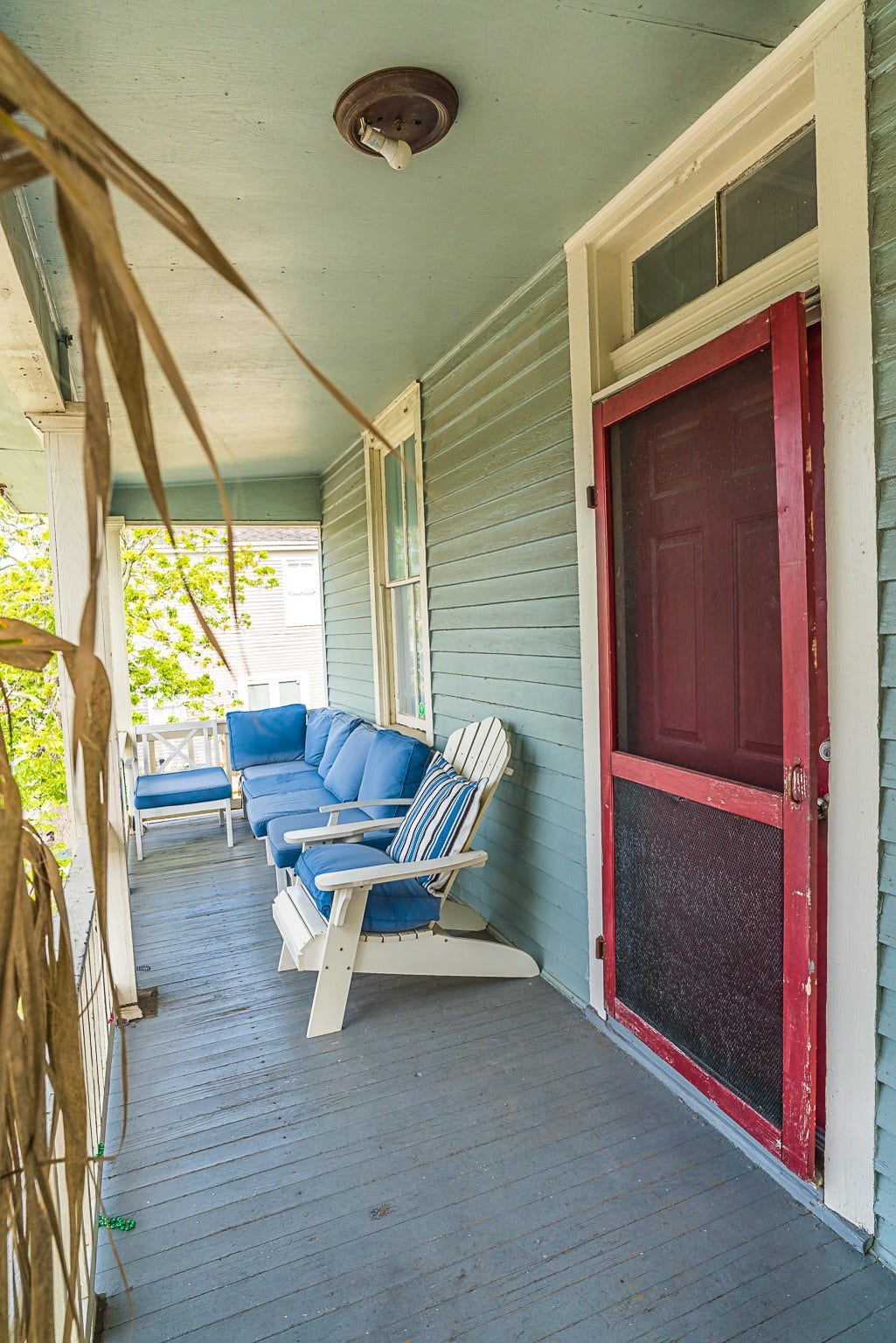2511 Avenue L, Galveston, TX 77550 Second floor balcony for drinking your morning coffee