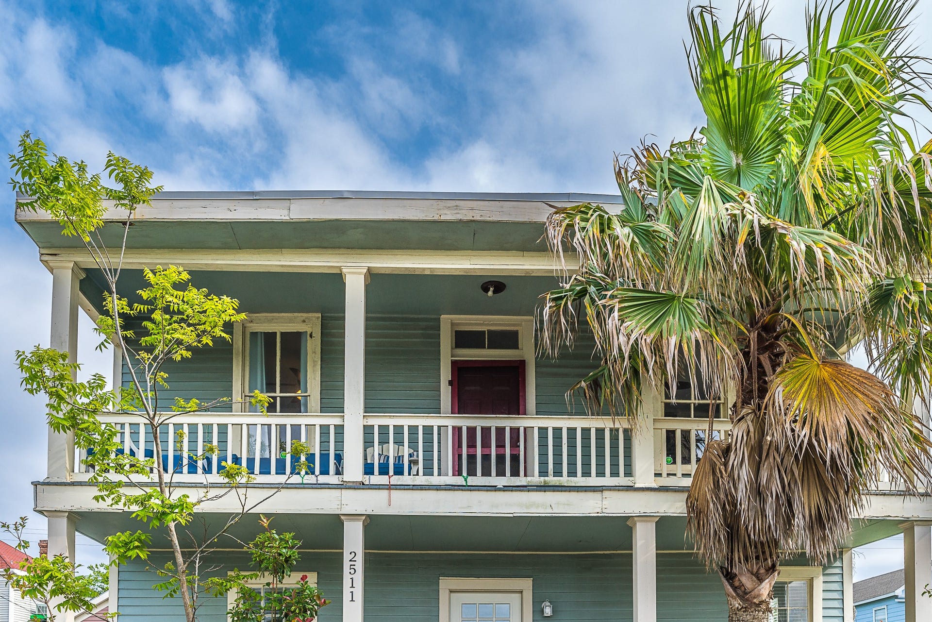 2511 Avenue L, Galveston, TX 77550 Second floor balcony