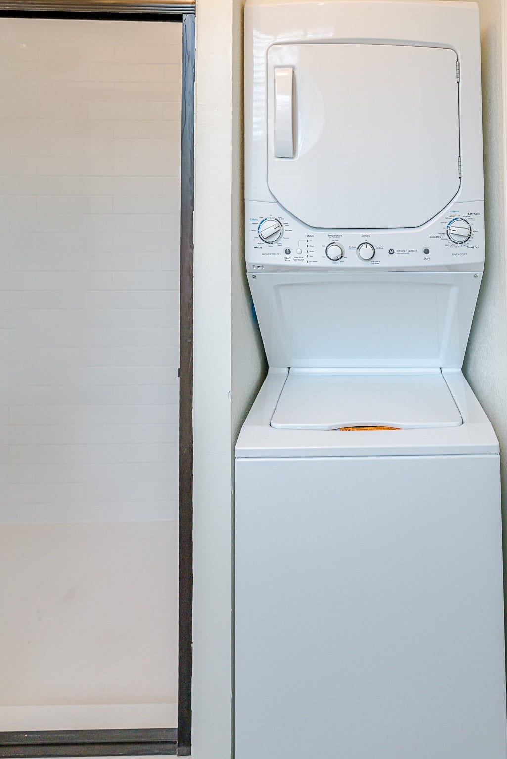 2511 Avenue L, Galveston, TX 77550 Washer and dryer located on the first floor