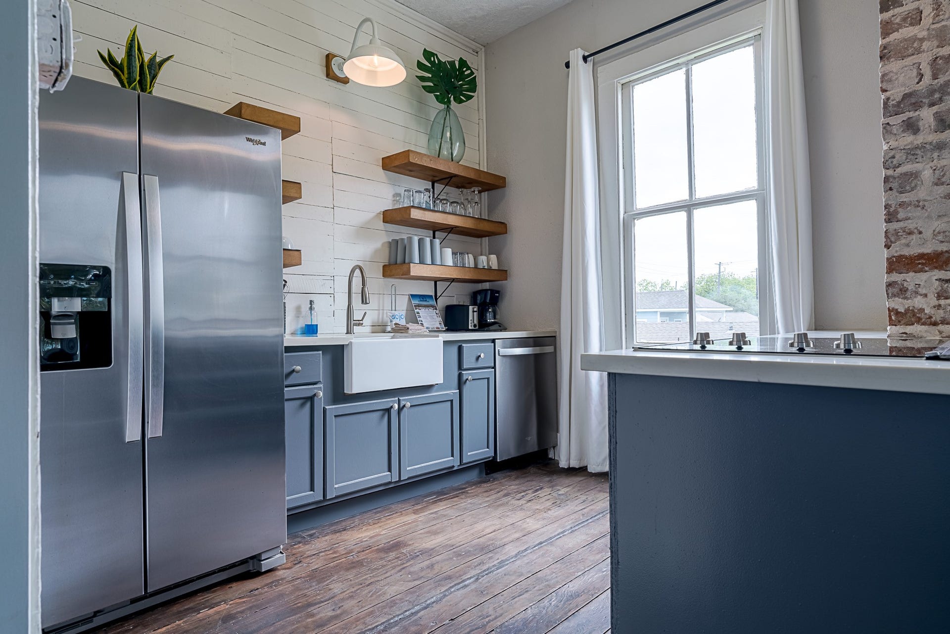 2511 Avenue L, Galveston, TX 77550 Upgraded appliances