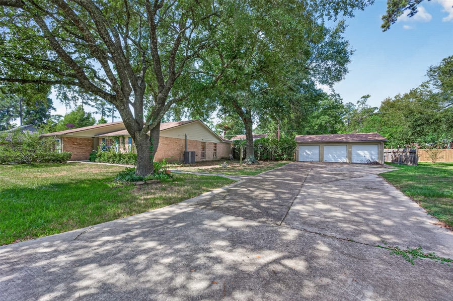 Property photo for 10211 Kerr Lane, Conroe, TX