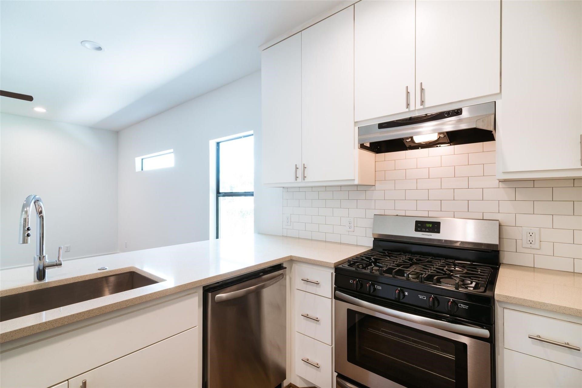 609 Boundary Street, #B, Houston, TX 77009 609 Boundary Street, #B, Houston, TX 77009